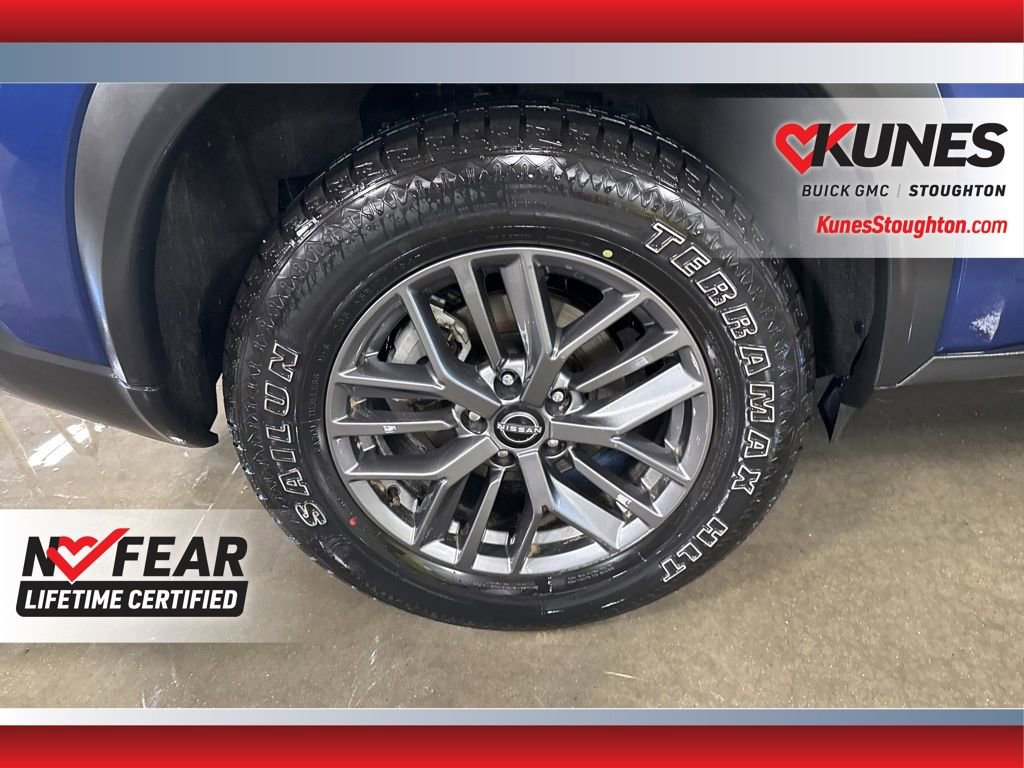Used 2023 Nissan Rogue S image 14