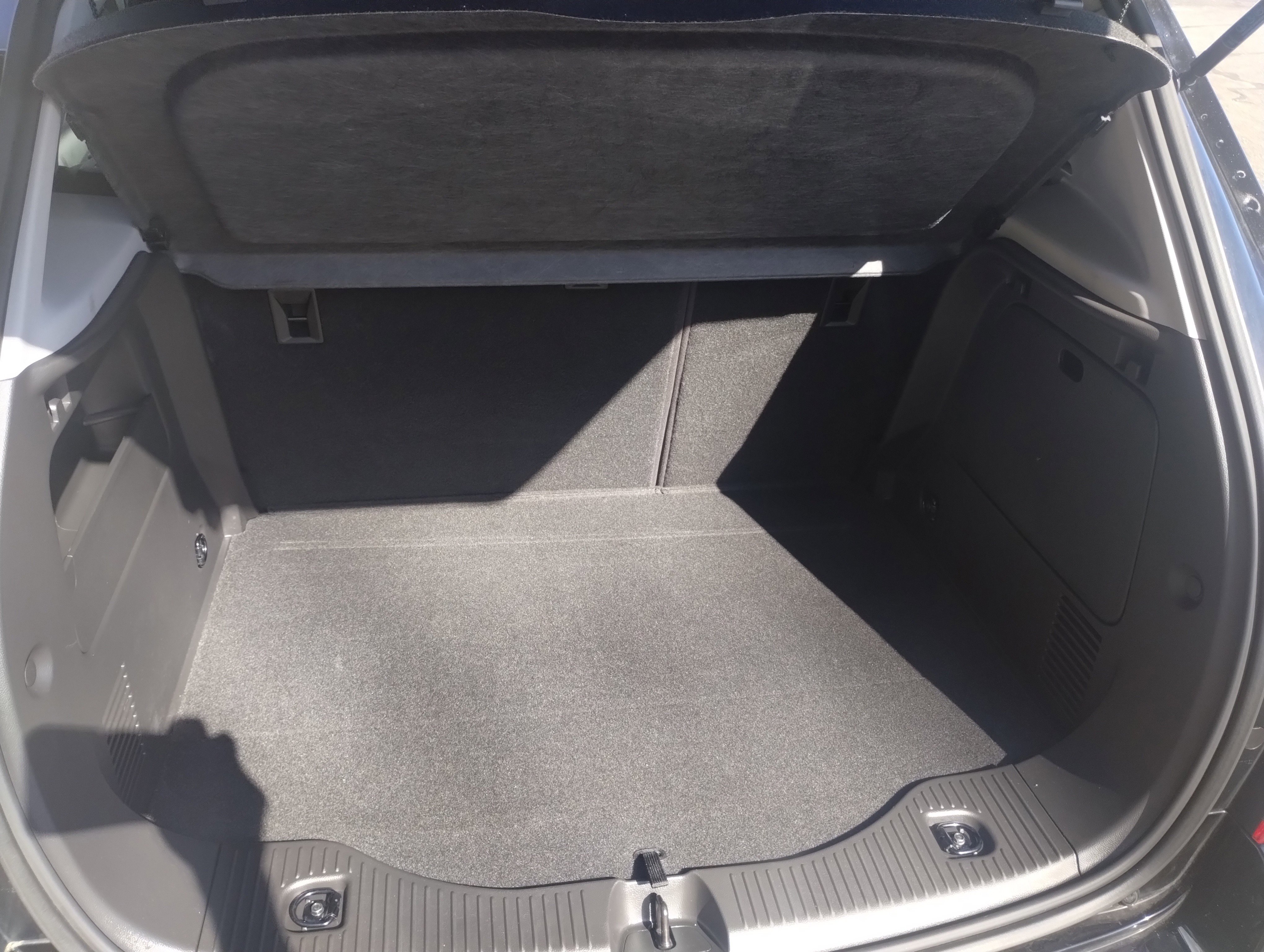 Used 2020 Chevrolet Trax LT w/ LT Convenience Package image 18