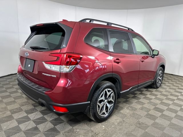 Used 2023 Subaru Forester Premium image 3
