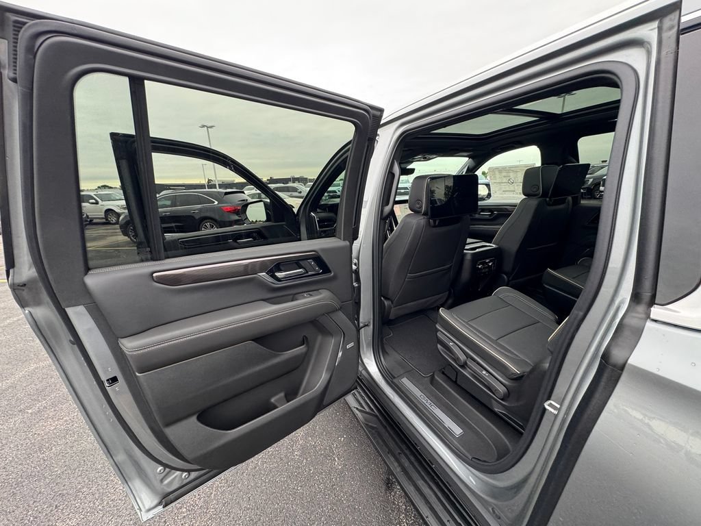 New 2026 GMC Yukon XL Elevation w/ Elevation Premium Package AWD/4WD image 23