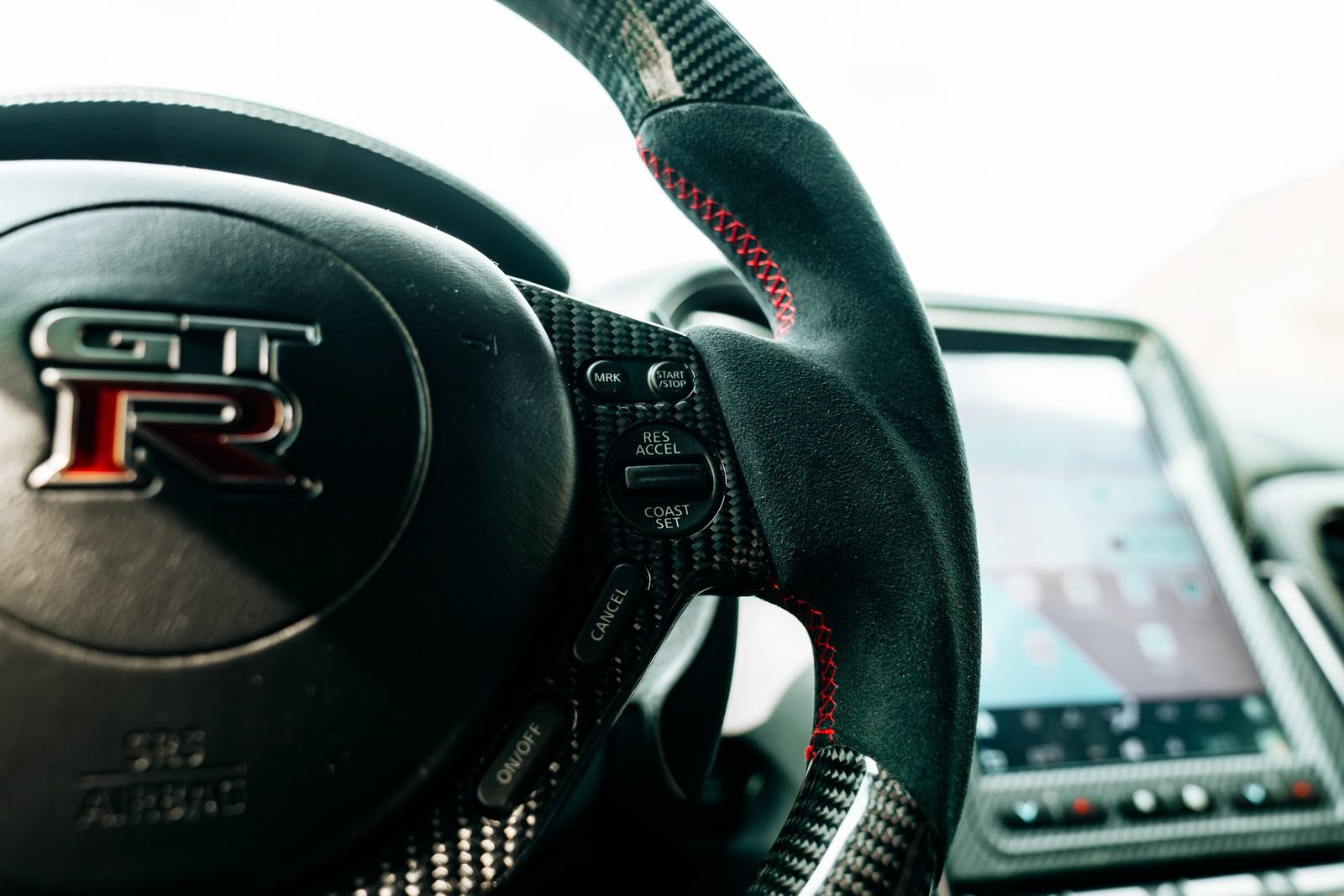 Used 2014 Nissan GT-R Black Edition AWD/4WD image 24