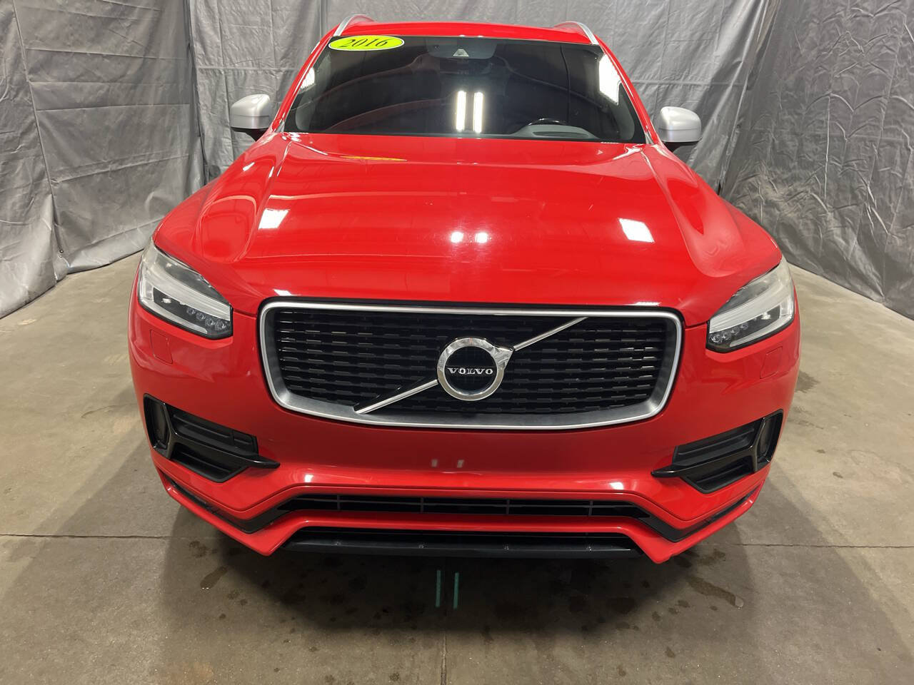 Used 2016 Volvo XC90 T6 R-Design w/ Protection Package Plus AWD/4WD image 2