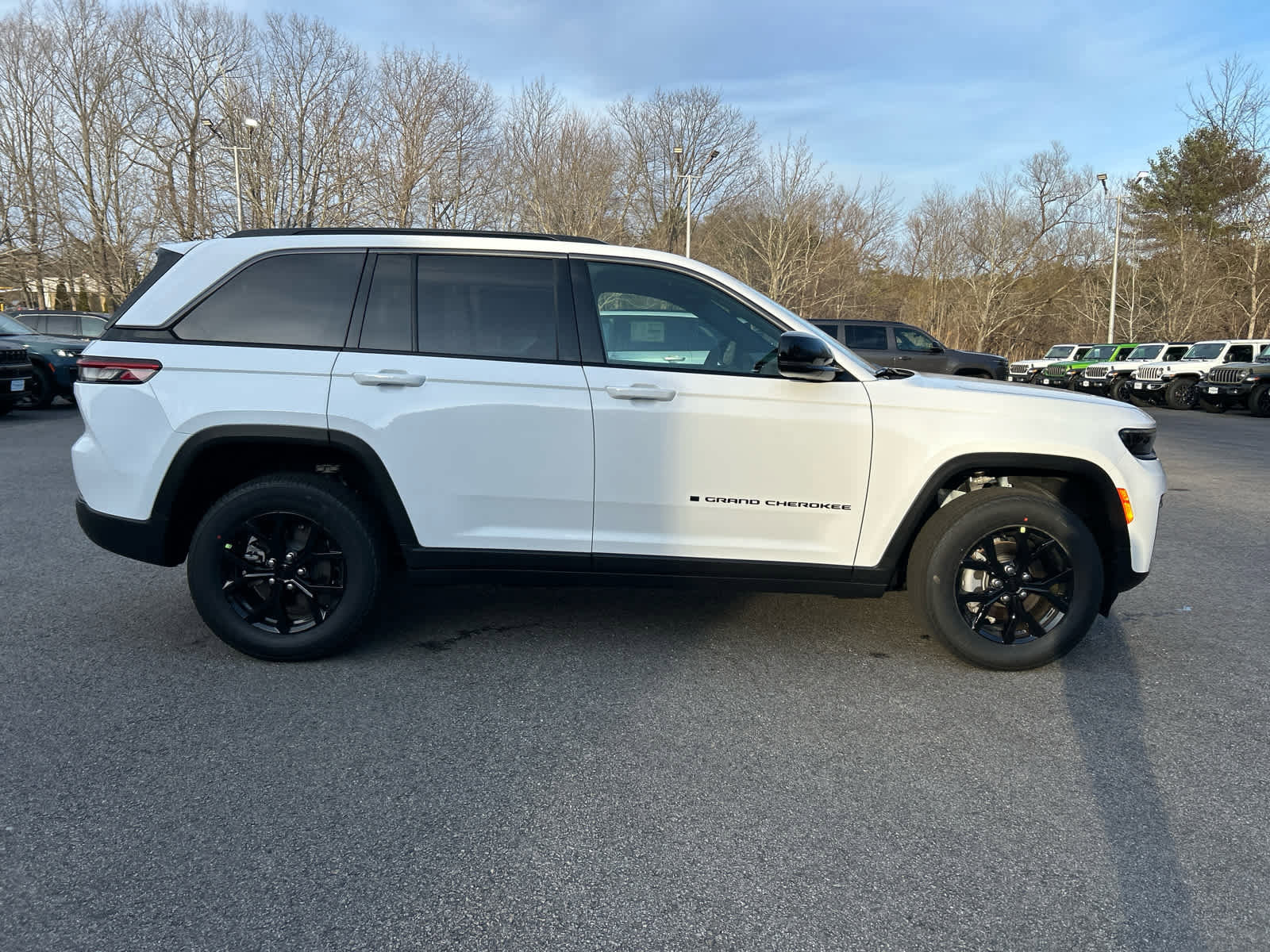 New 2026 Jeep Grand Cherokee Altitude AWD/4WD image 3