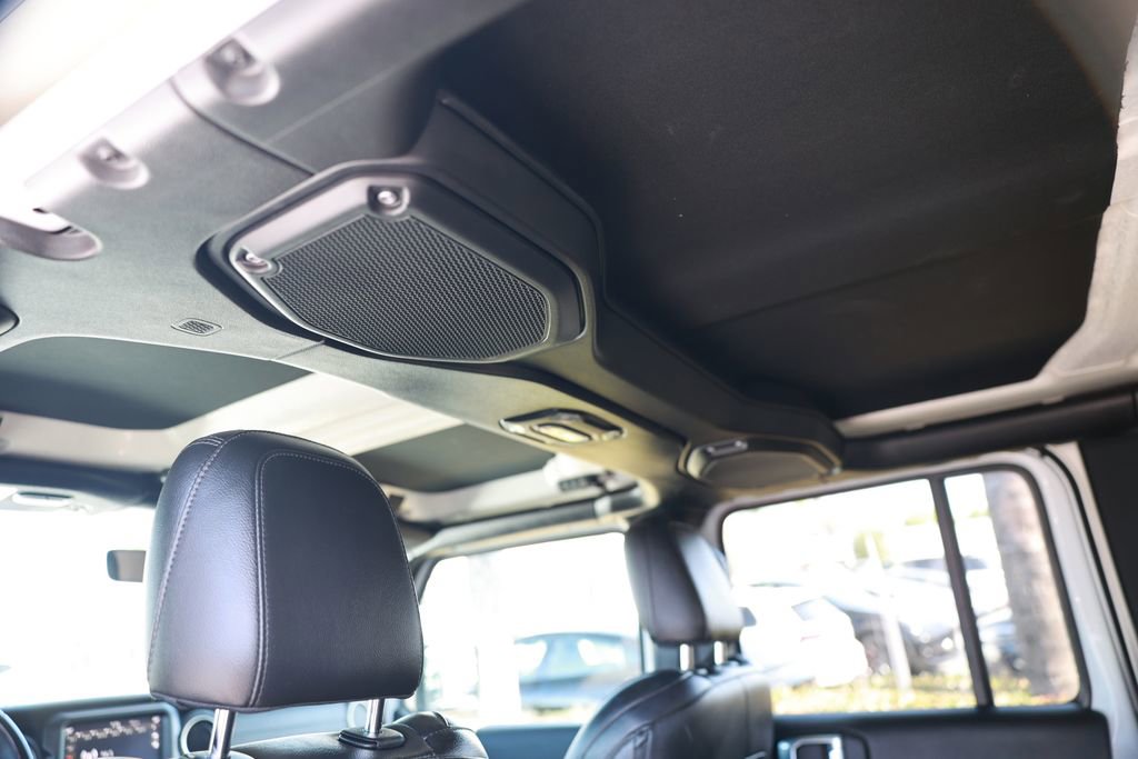 Used 2022 Jeep Wrangler Unlimited Sahara AWD/4WD image 37