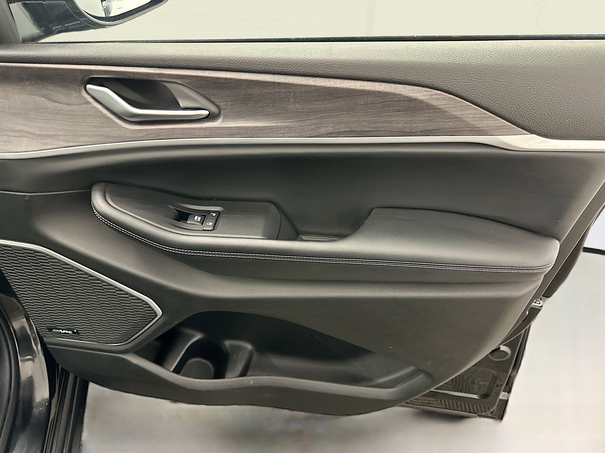 Used 2023 Jeep Grand Cherokee L Limited w/ Luxury Tech Group II image 35