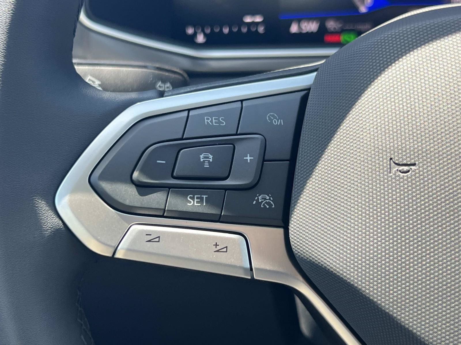 New 2026 Volkswagen Taos SE FWD image 10