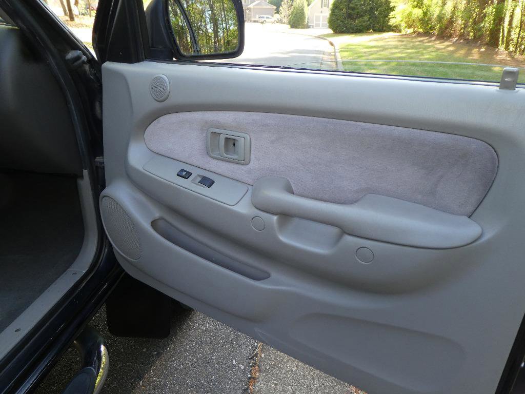 Used 2002 Toyota Tacoma PreRunner RWD image 9