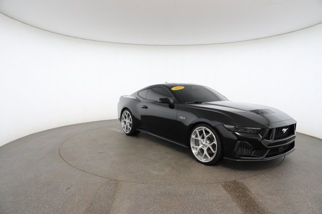 Used 2025 Ford Mustang GT Premium image 27