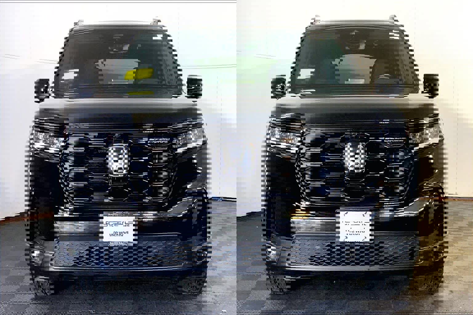 Used 2025 Honda Pilot Black Edition image 10