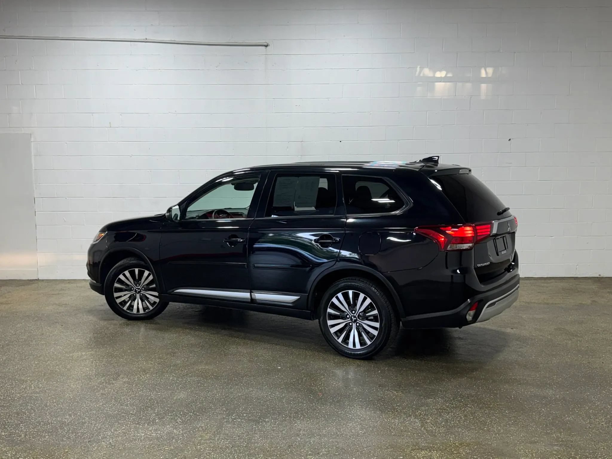 Used 2020 Mitsubishi Outlander SE FWD image 5