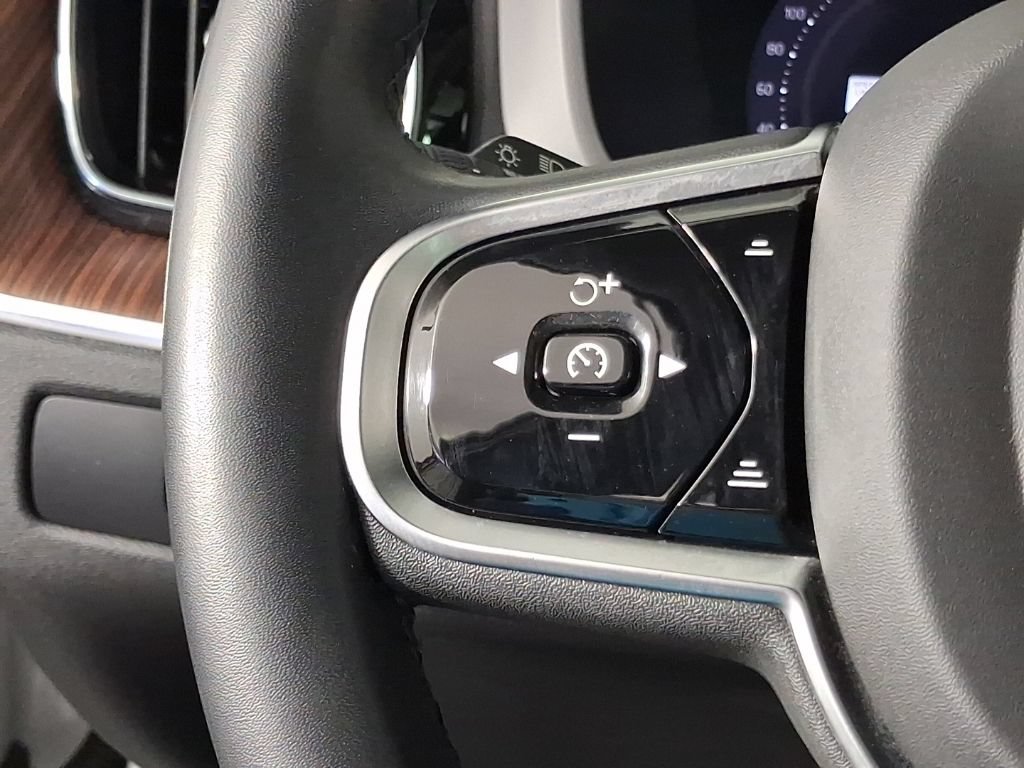 Certified 2023 Volvo XC60 B5 Plus w/ Climate Package AWD/4WD image 31