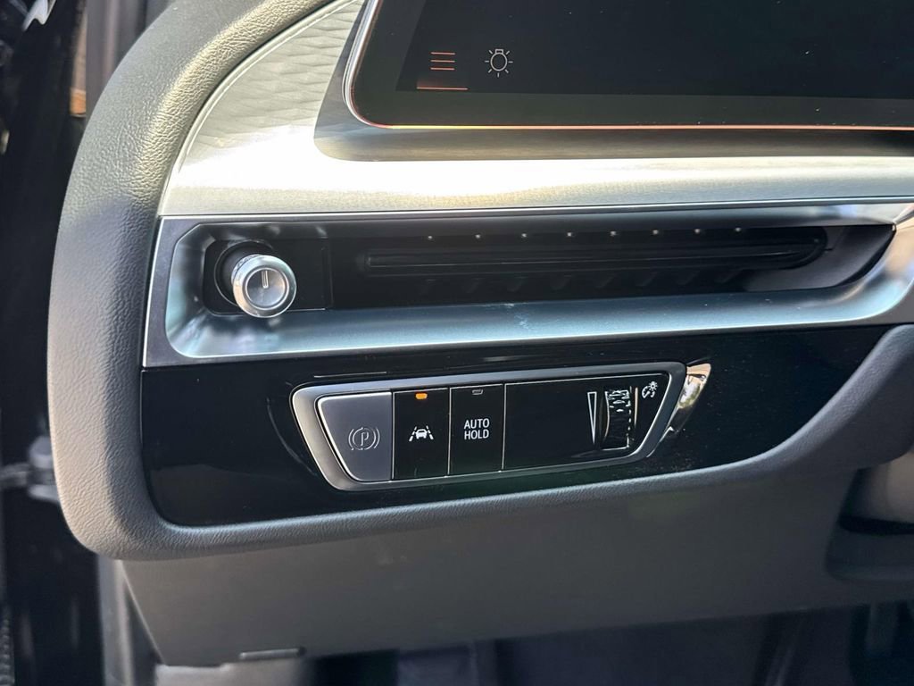 New 2026 Cadillac Lyriq Premium Luxury w/ LPO, Floor Liner Package AWD/4WD image 19