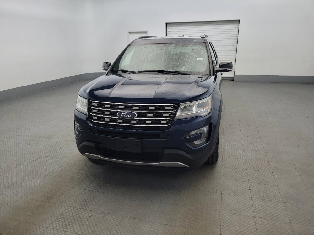 Used 2017 Ford Explorer XLT w/ Equipment Group 202A AWD/4WD image 15