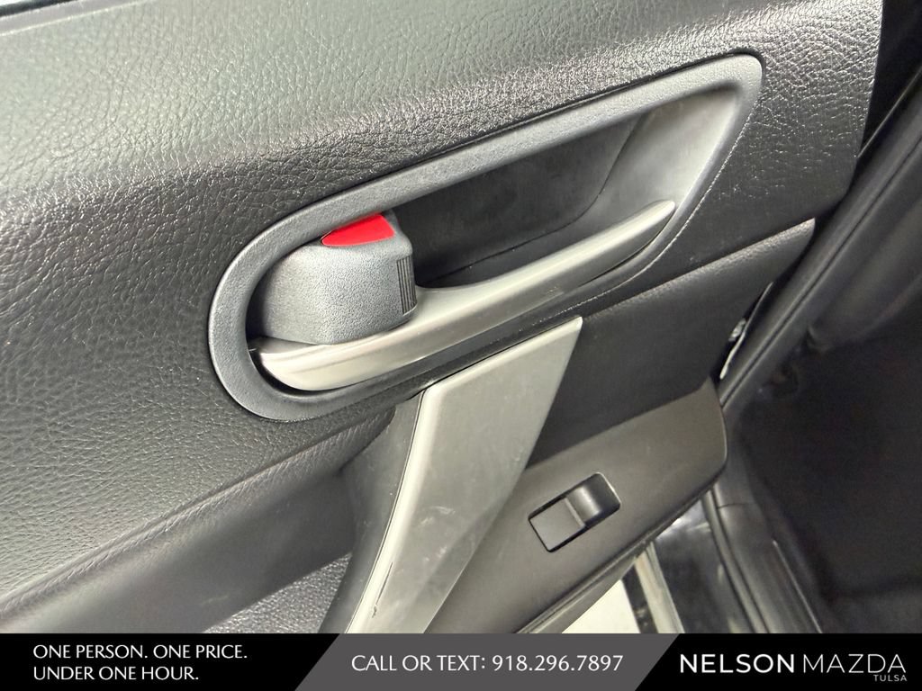Used 2013 MAZDA MAZDA3 i Grand Touring w/ Tech Pkg FWD image 32