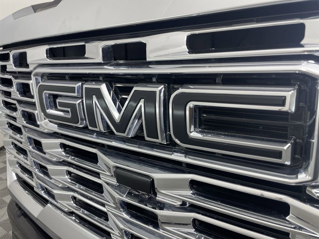 Used 2025 GMC Sierra 3500 Denali w/ Denali Reserve Package image 31