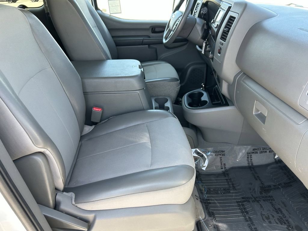 Used 2016 Nissan NV 3500 SV w/ SV Technology Package image 9