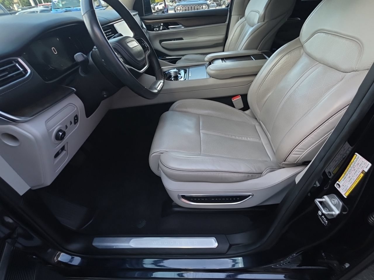 Used 2022 Jeep Grand Wagoneer Series II w/ Convenience Group III AWD/4WD image 17