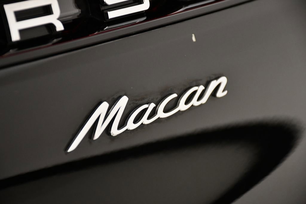 Certified 2023 Porsche Macan Turbo image 12