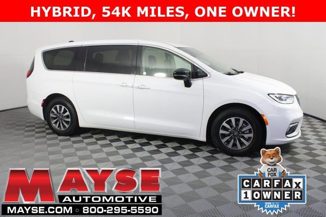 Used 2024 Chrysler Pacifica Select image 1