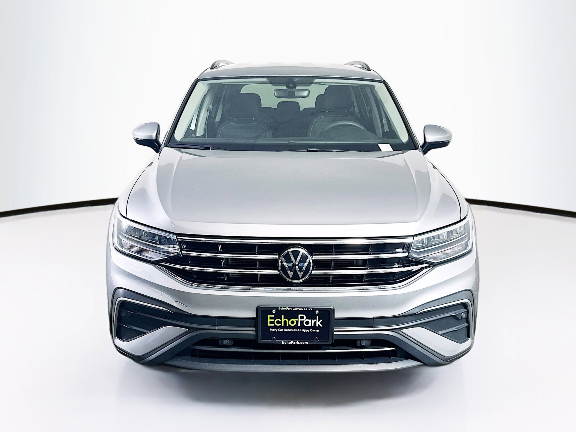 Used 2023 Volkswagen Tiguan S image 2