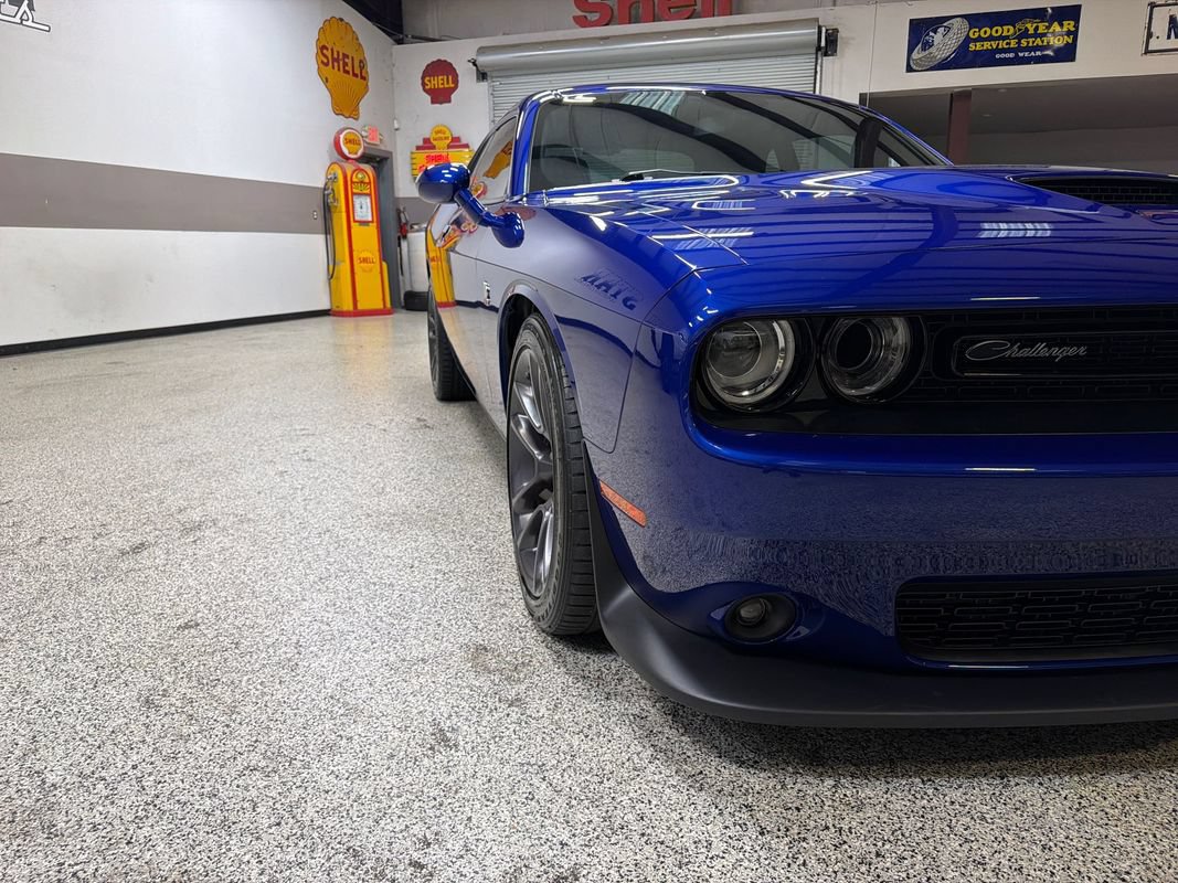 Used 2022 Dodge Challenger R/T Scat Pack w/ Scat Pack Stripe RWD image 14