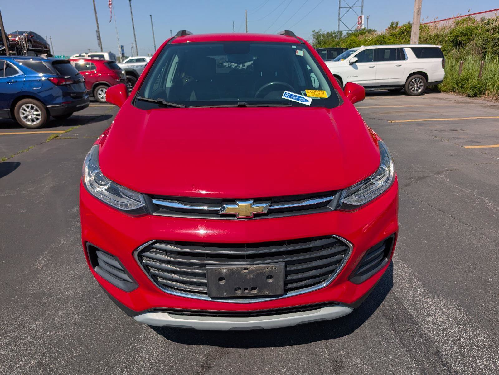 Used 2020 Chevrolet Trax LT w/ LT Convenience Package AWD/4WD image 2