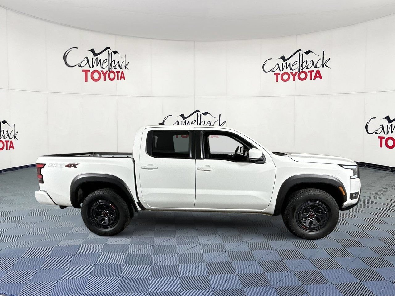 Used 2026 Nissan Frontier PRO-4X AWD/4WD image 9
