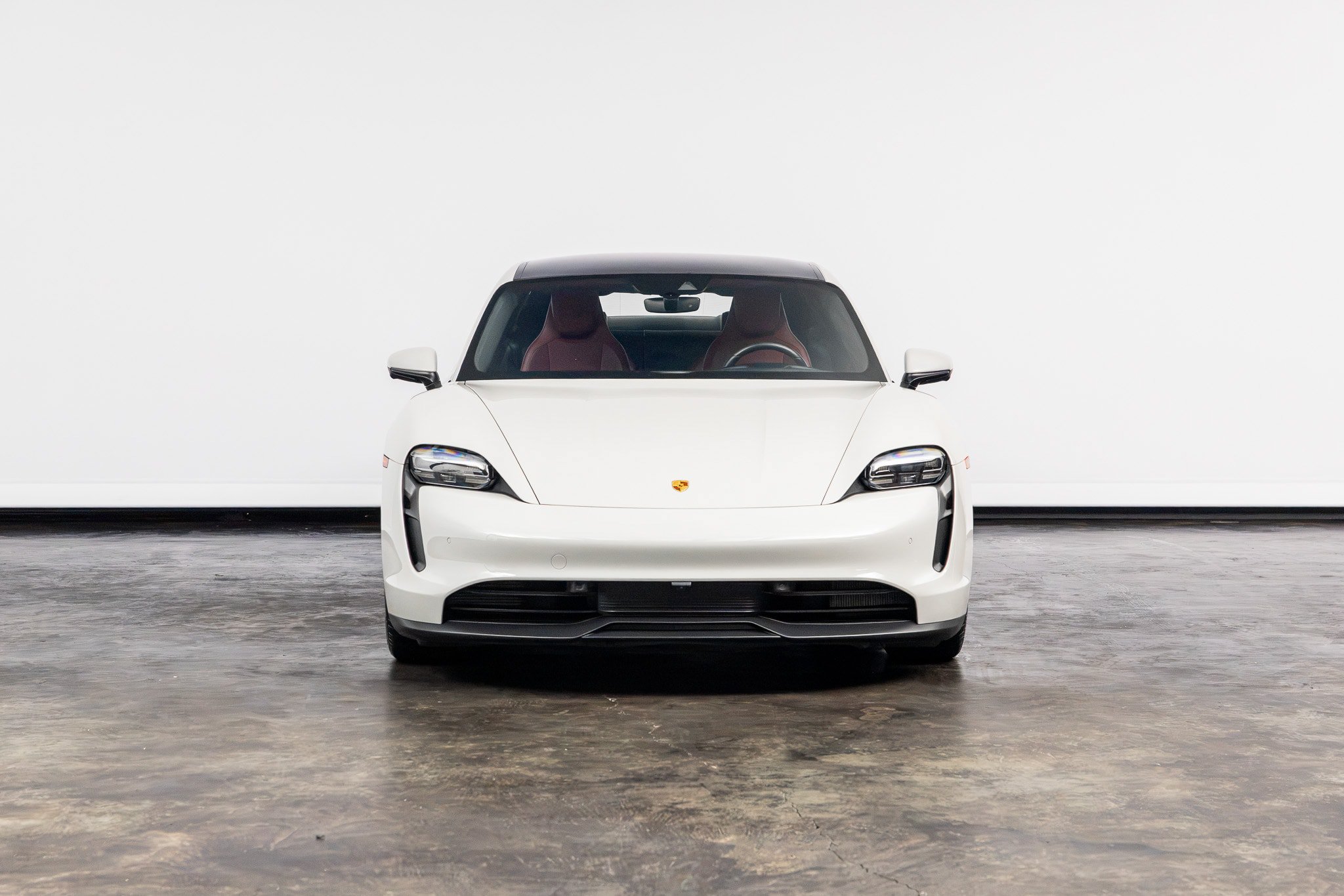 Used 2021 Porsche Taycan RWD image 2