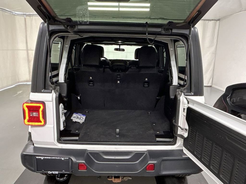 Used 2018 Jeep Wrangler Unlimited Sahara w/ Dual Top Group image 21