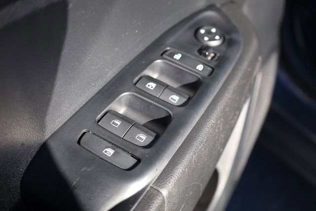 Used 2023 Hyundai Venue SEL image 15