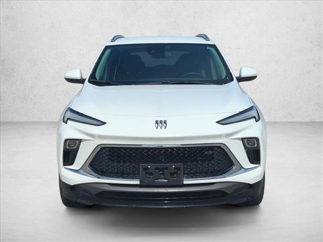 Used 2024 Buick Encore GX Sport Touring image 2