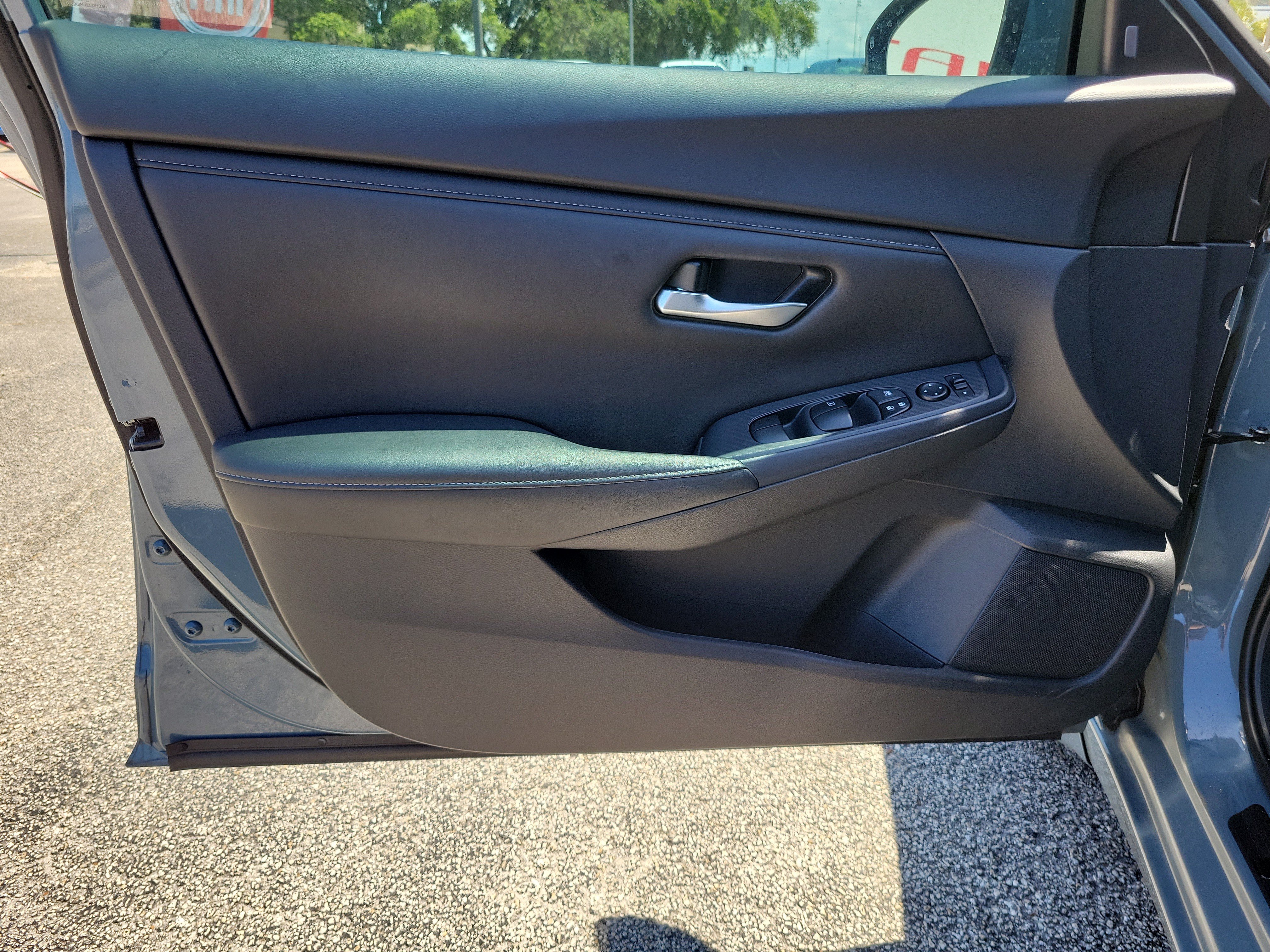 Used 2024 Nissan Sentra SV FWD image 15