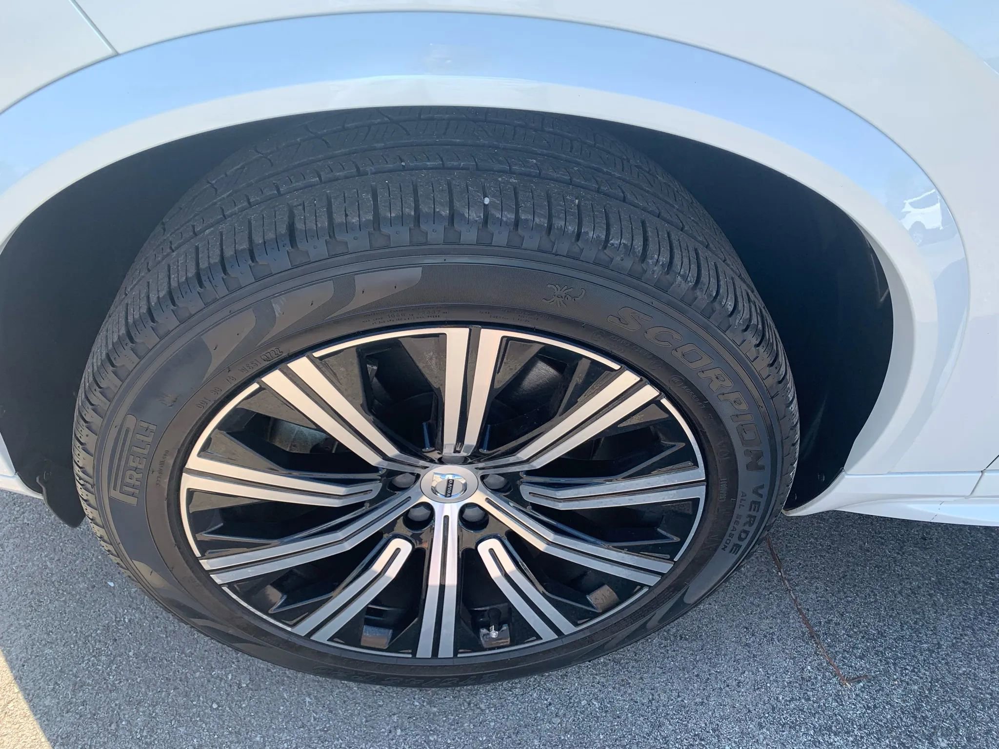 Used 2023 Volvo XC90 B5 Core w/ Protection Package Premier image 23