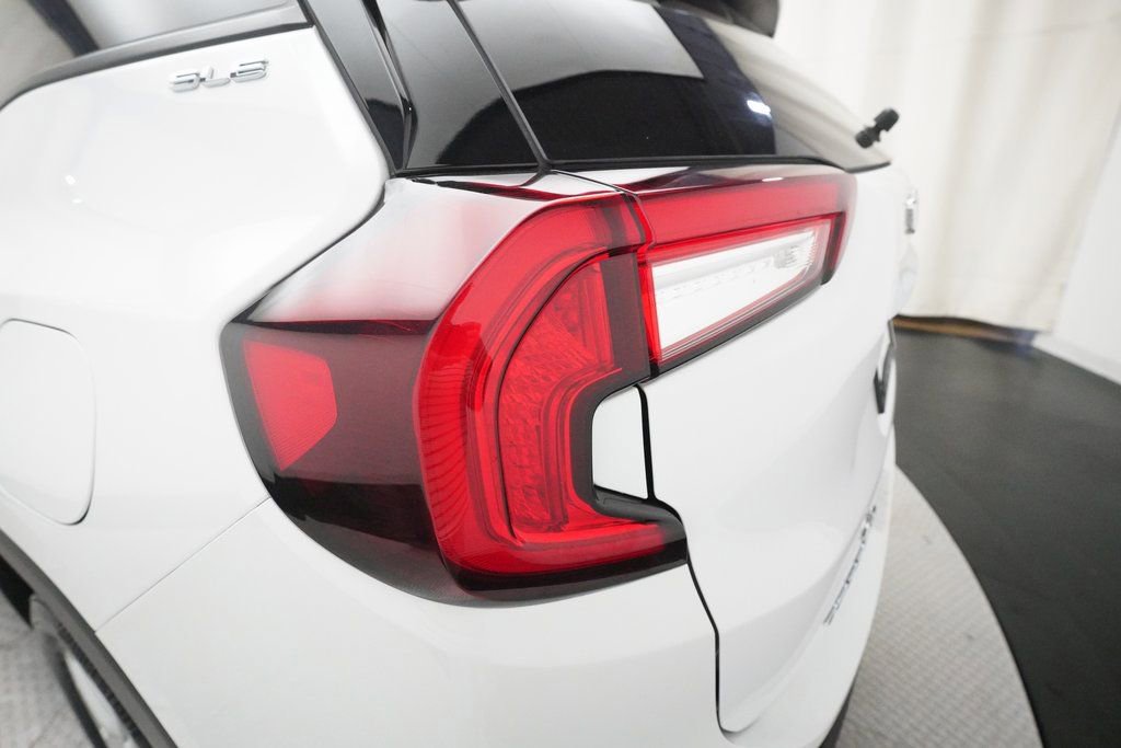 Used 2023 GMC Terrain SLE w/ Driver Convenience Package image 32