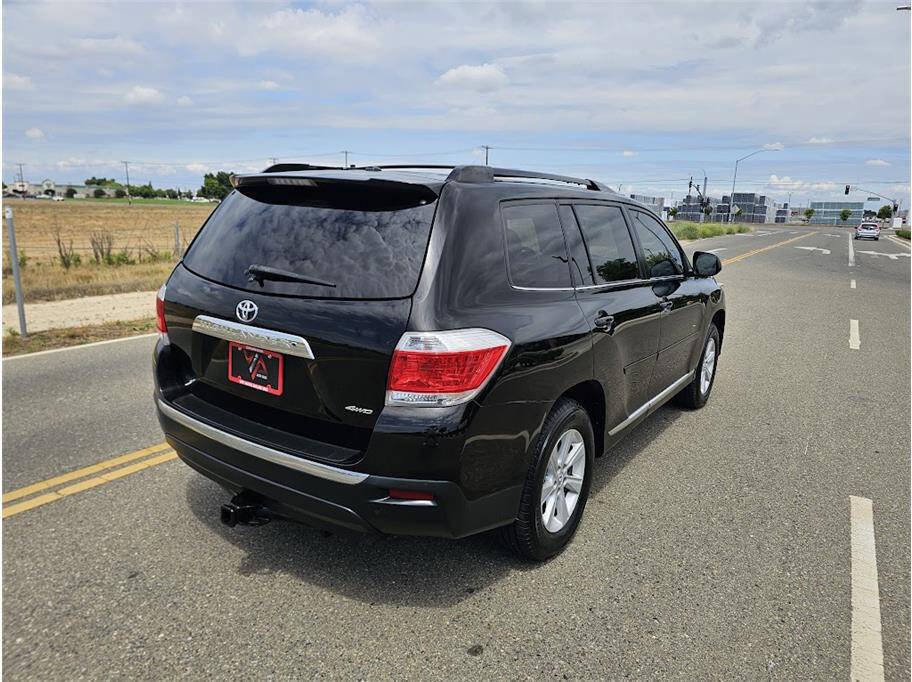 Used 2012 Toyota Highlander SE w/ Tow Pkg AWD/4WD image 5