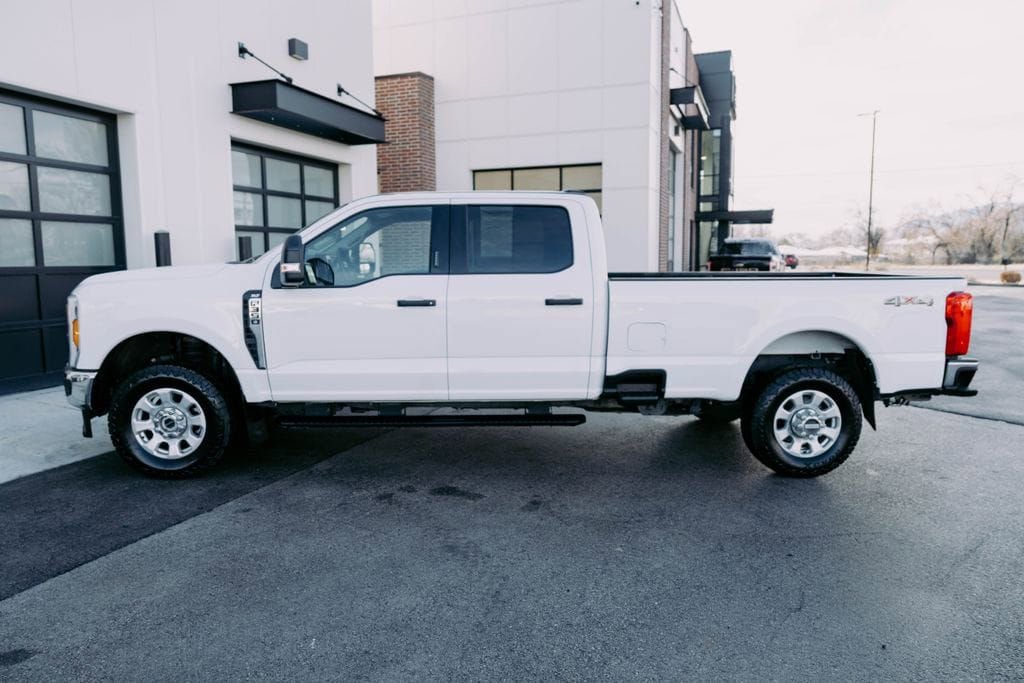 Used 2024 Ford F350 XLT image 5