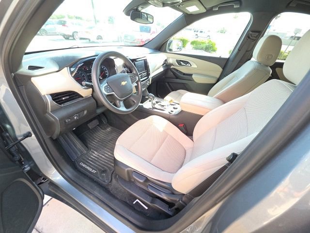 Used 2023 Chevrolet Traverse LS FWD image 12