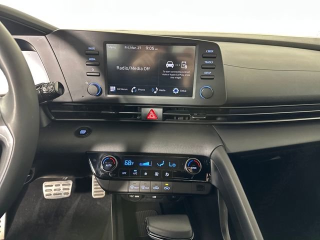 Used 2025 Hyundai Elantra Sport image 21