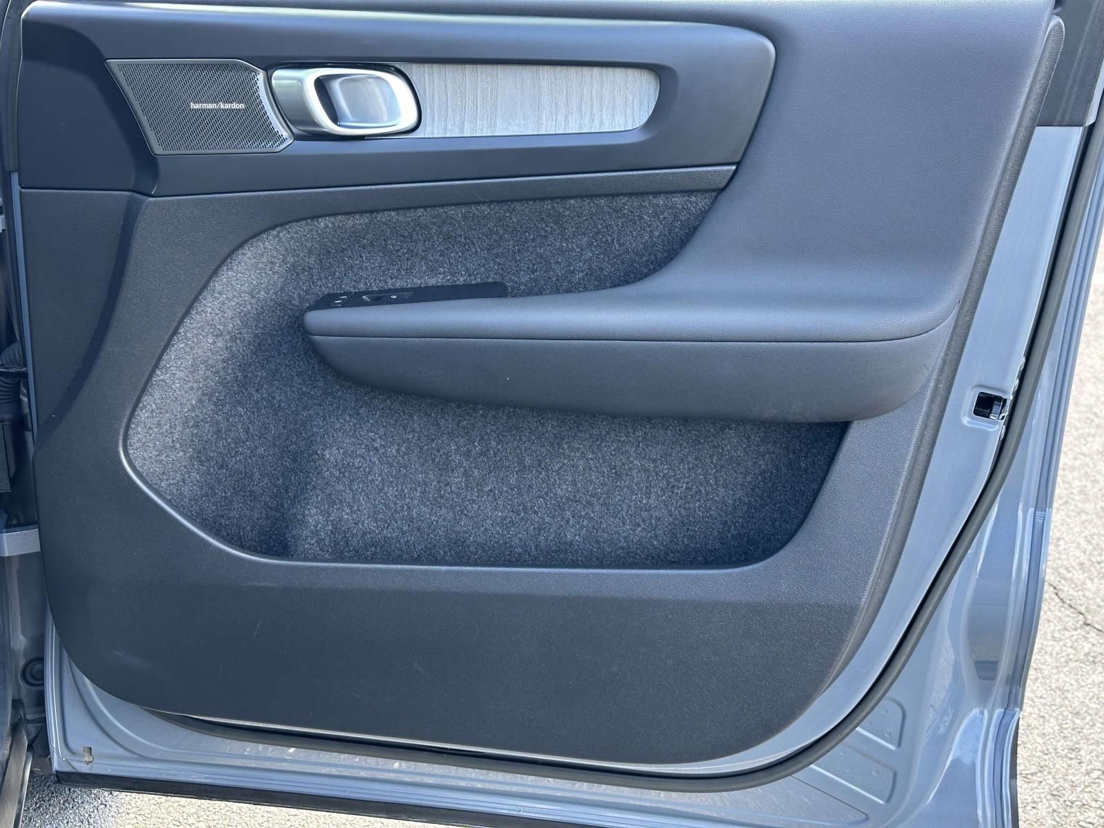 Used 2023 Volvo XC40 B5 Plus w/ Driver Assist Package image 27