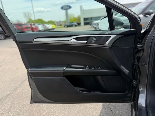 Certified 2020 Ford Fusion SE FWD image 10