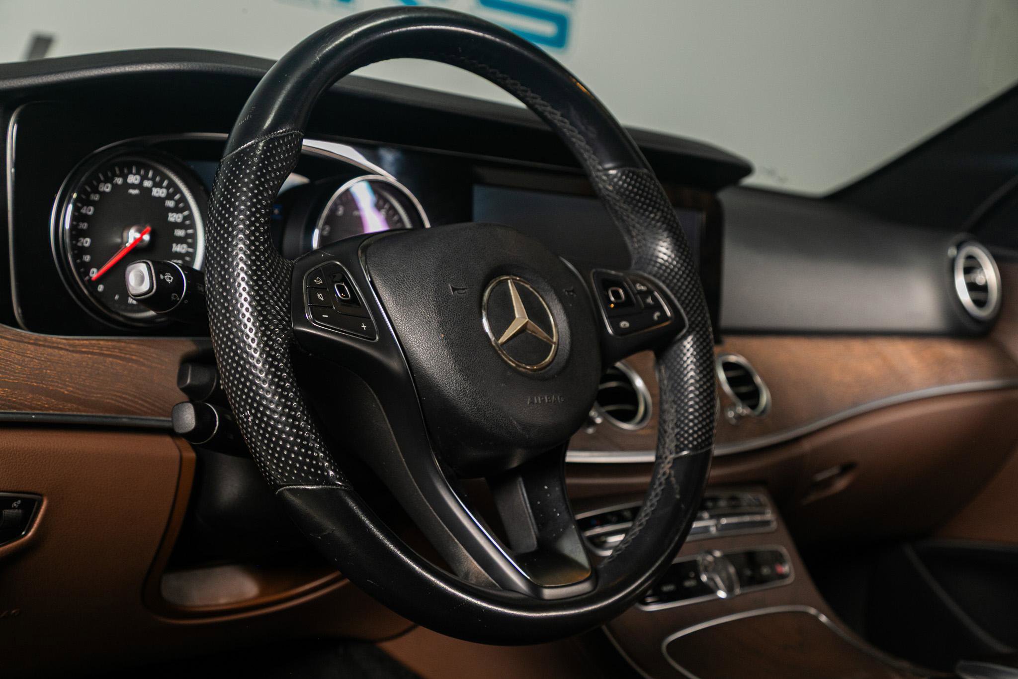 Used 2018 Mercedes-Benz E 300 E 300 RWD Sedan w/ Premium 1 Package image 32