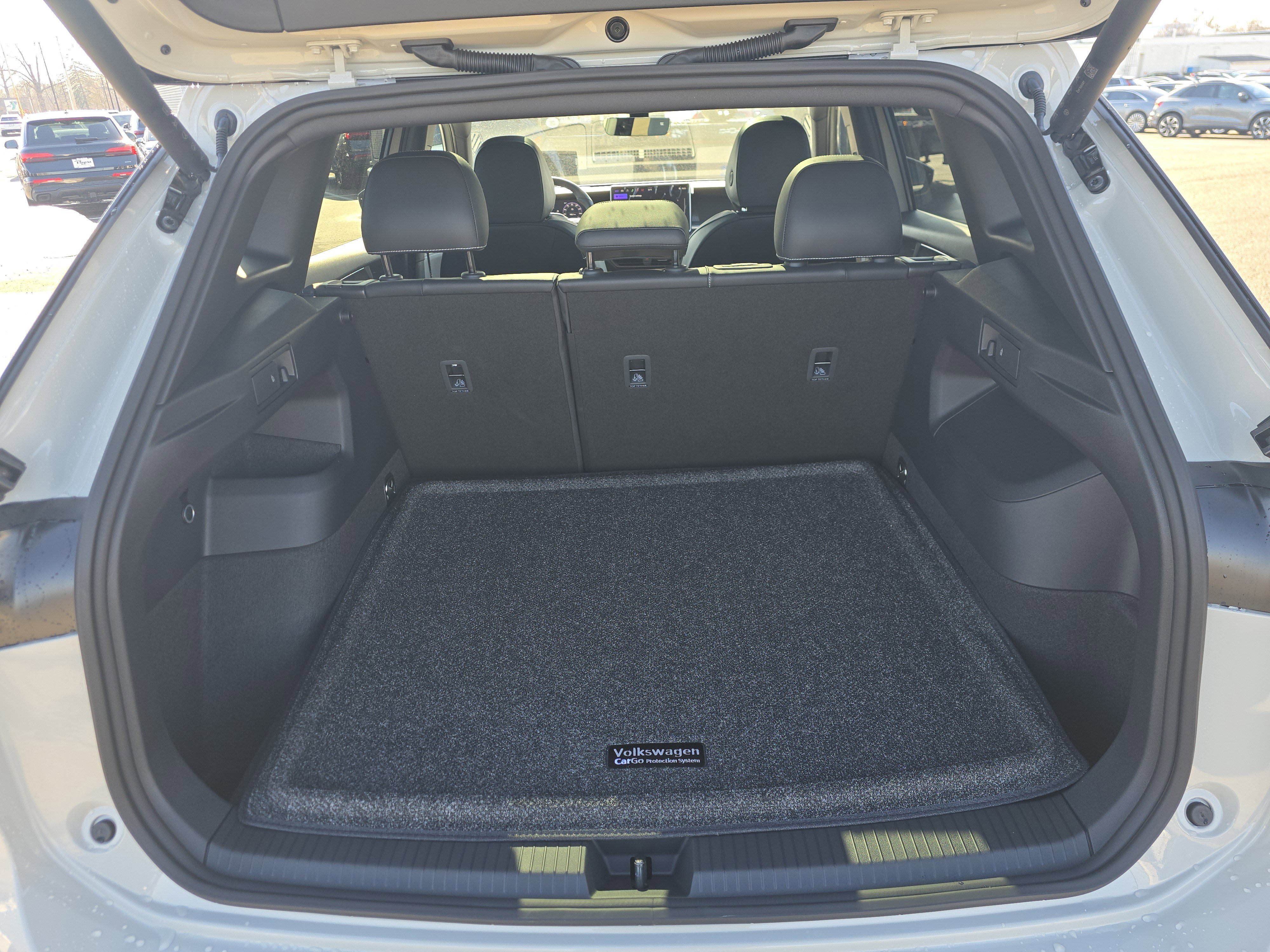 New 2026 Volkswagen Tiguan SE R-Line image 15