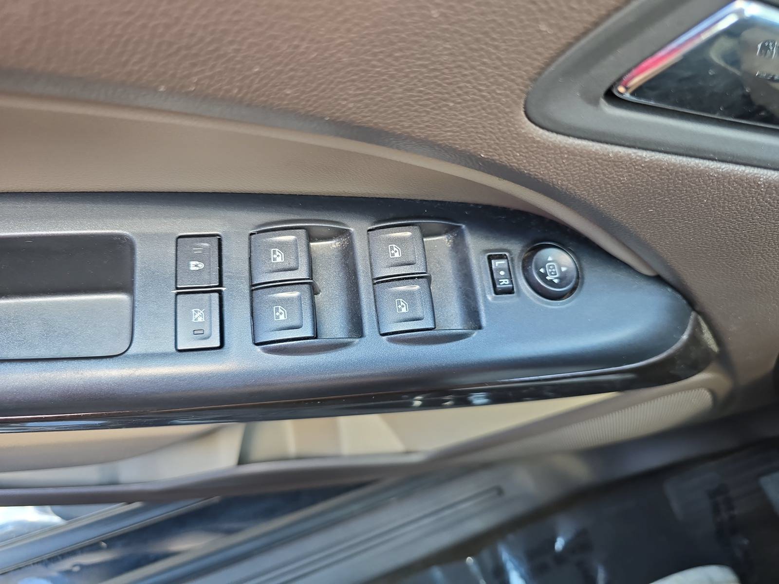 Used 2015 GMC Canyon SLT w/ Driver Alert Package AWD/4WD image 27