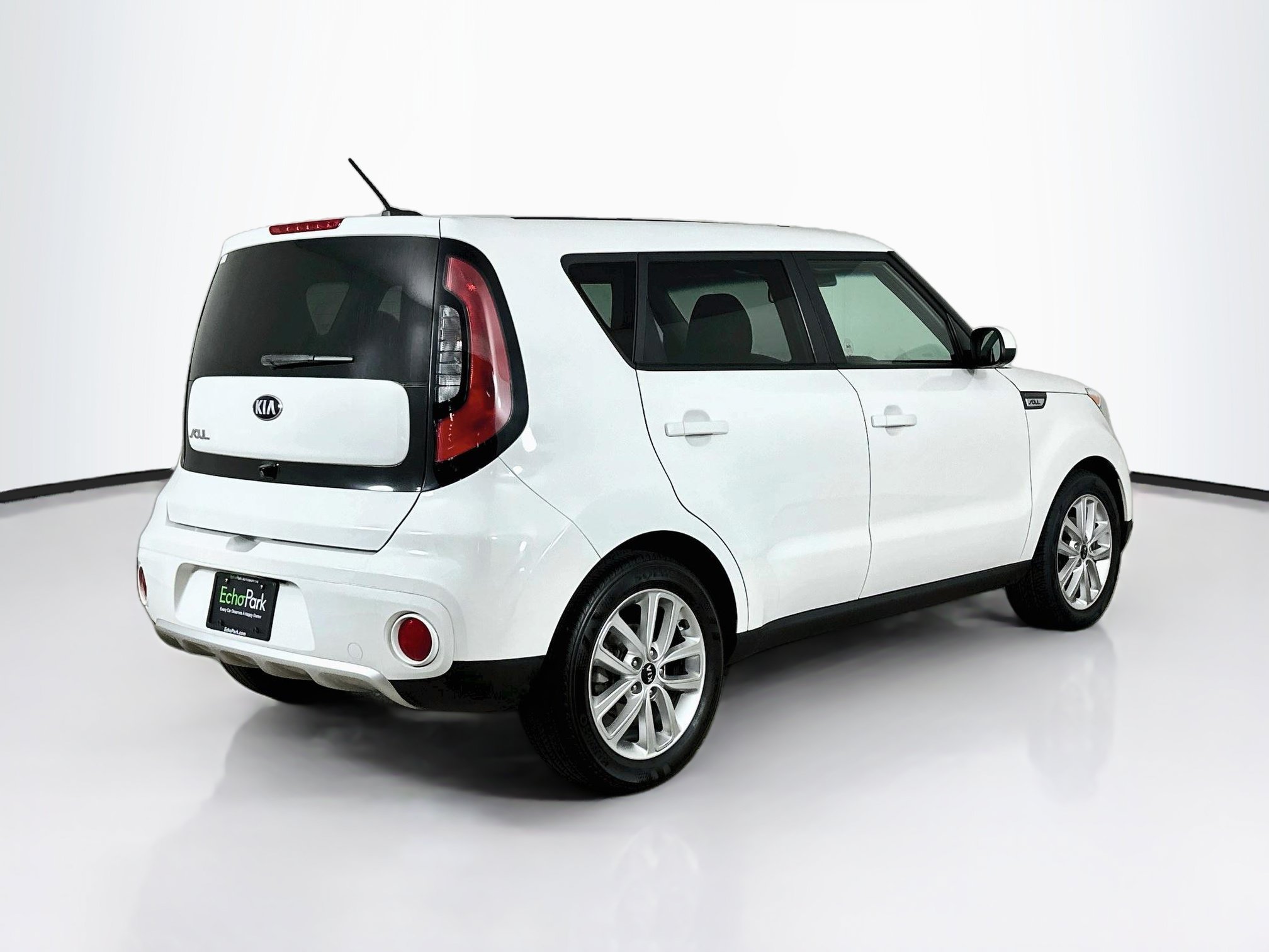 Used 2018 Kia Soul + FWD image 9