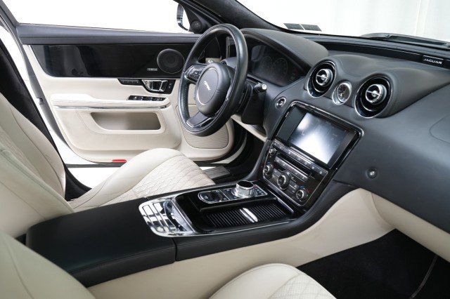 Used 2016 Jaguar XJ L Portfolio image 58