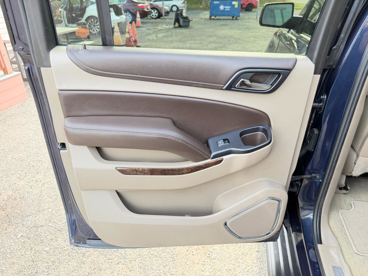 Used 2018 Chevrolet Suburban LT image 35