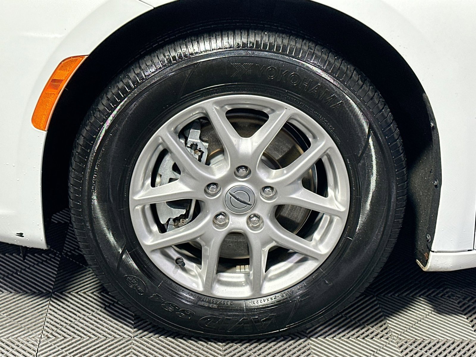 Used 2024 Chrysler Pacifica Touring-L image 12