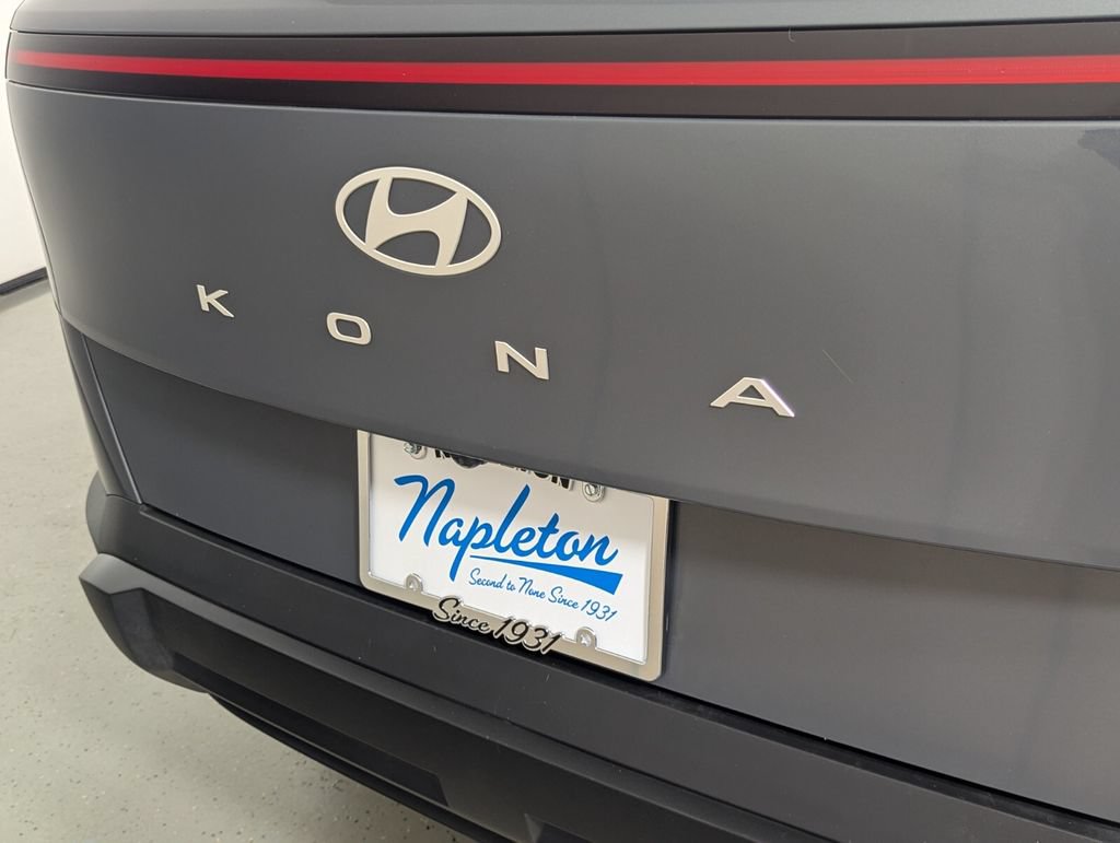 Certified 2025 Hyundai Kona SEL FWD image 8