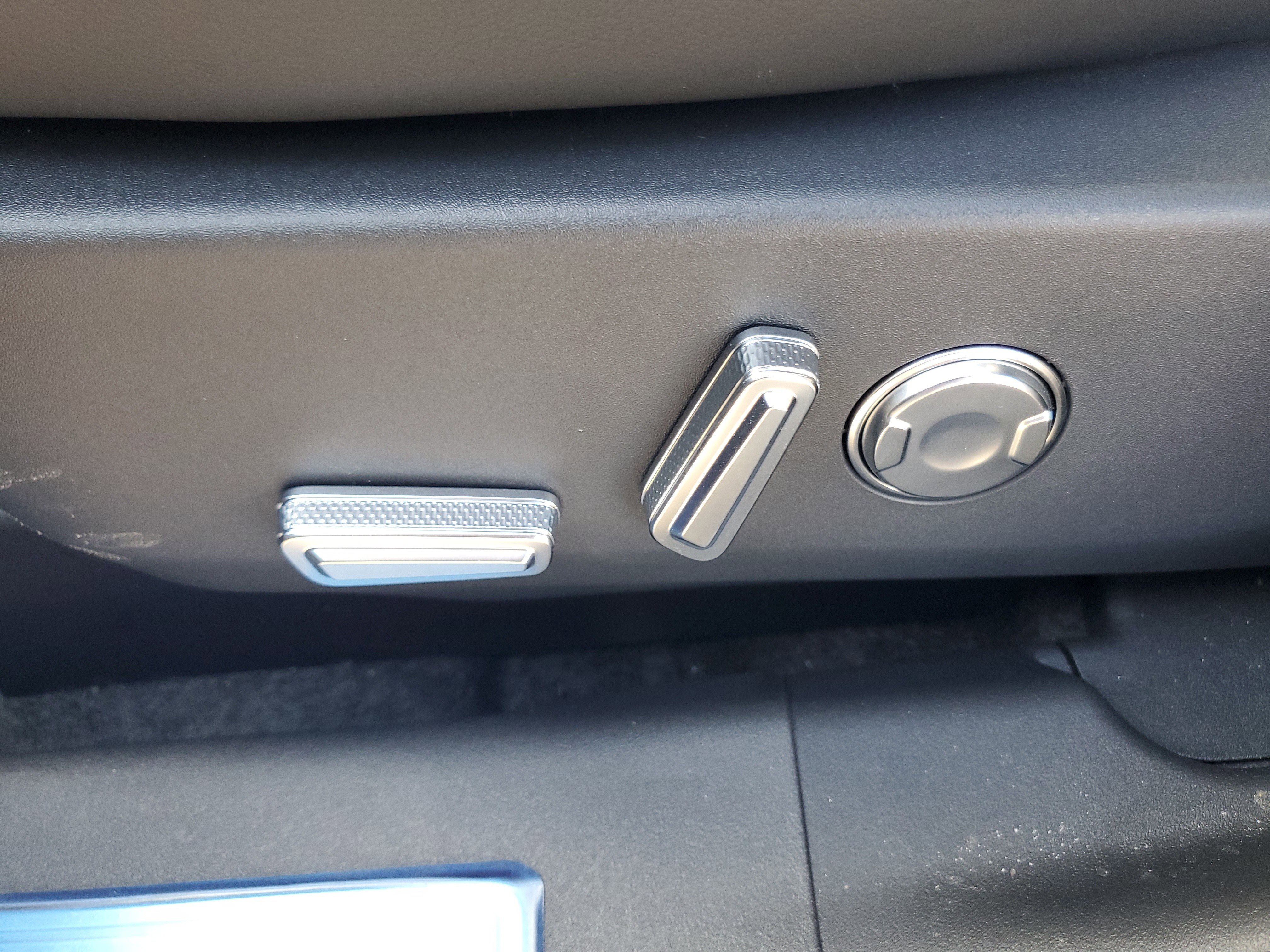 New 2026 Lincoln Nautilus Premier w/ Equipment Group 102A image 12