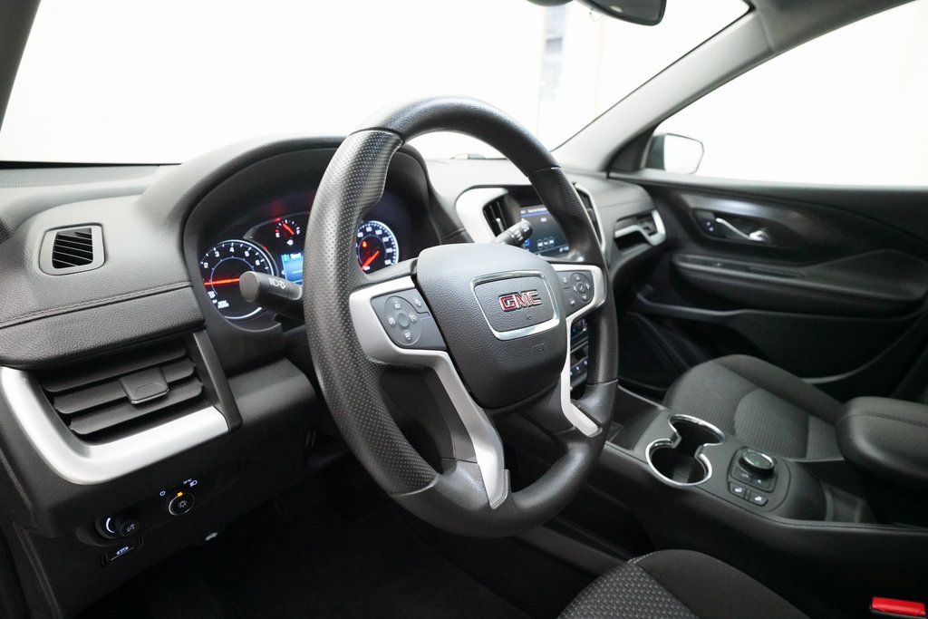 Used 2023 GMC Terrain SLE w/ Driver Convenience Package image 8